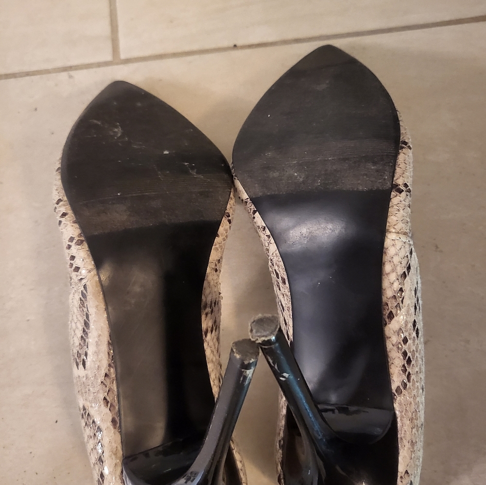 Heels - Picture 7 of 9